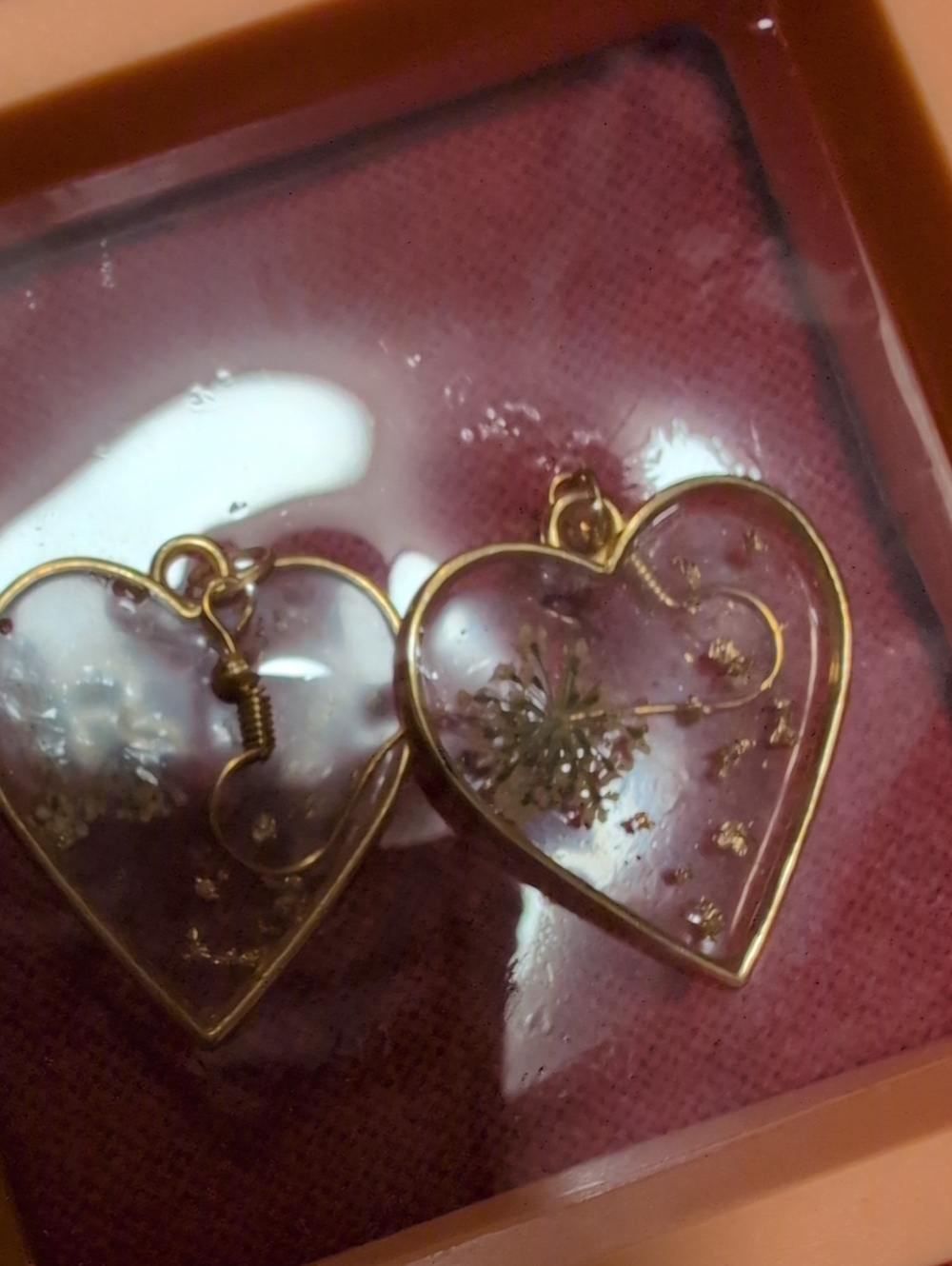 Gold Heart Resin Dangle Earrings with Dried Flower